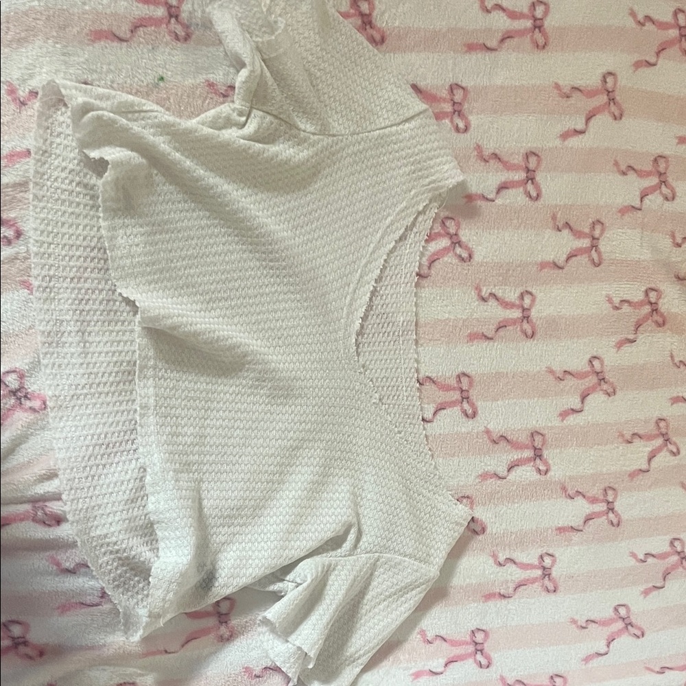 SHEIN White Textured Crop Top